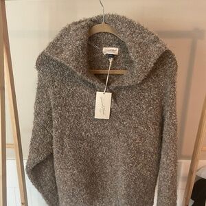 Universal thread sweater